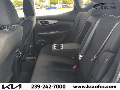 Used 2020 Nissan Rogue Sport S image 13
