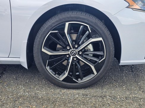 New 2025 Nissan Altima 2.5 SR w/ SR Premium Package image 10