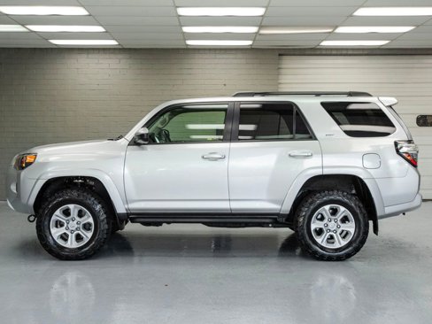 Used 2017 Toyota 4Runner SR5 image 4