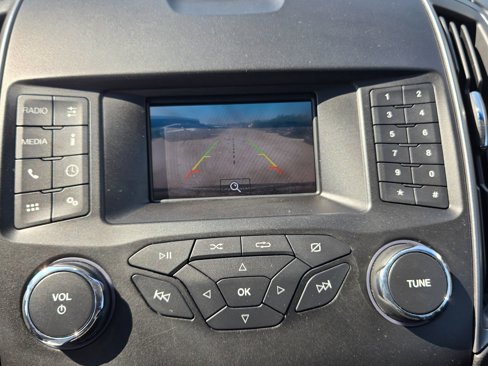 Used 2019 Ford Edge SE image 28
