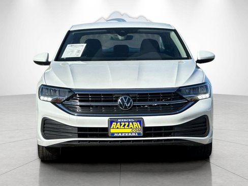 Used 2024 Volkswagen Jetta SE image 8