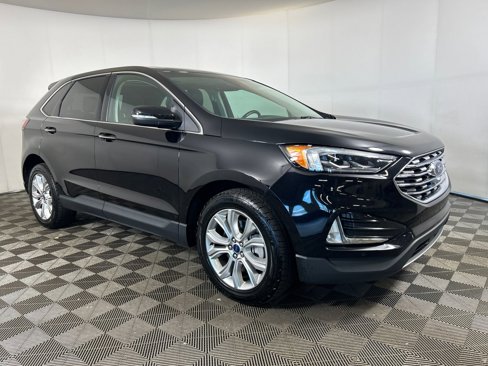 Used 2022 Ford Edge Titanium w/ Equipment Group 301A image 2