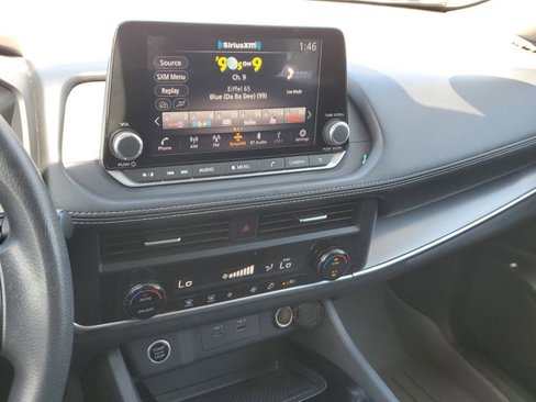 Used 2023 Nissan Rogue SV image 25