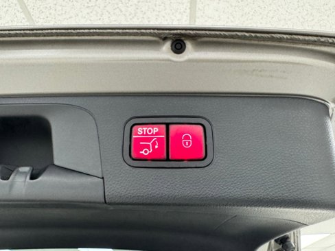 Used 2019 Mercedes-Benz GLC 300 4MATIC image 37