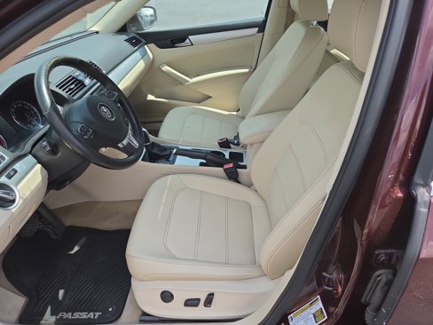 Used 2013 Volkswagen Passat TDI SE image 9