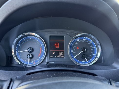Used 2018 Toyota Corolla L image 20