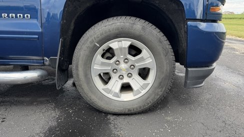 Used 2018 Chevrolet Silverado 1500 LT w/ All Star Edition image 35