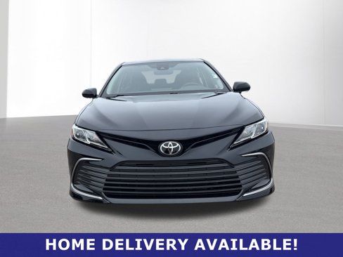 Used 2023 Toyota Camry LE w/ Convenience Package image 2
