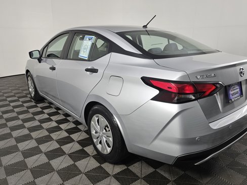 Used 2020 Nissan Versa S image 6