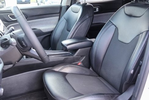 Used 2022 Jeep Compass Latitude image 11