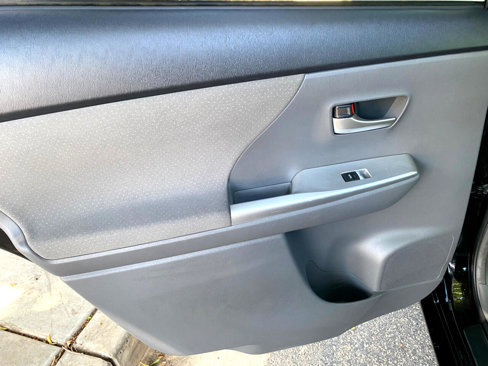 Used 2014 Toyota Prius V Three image 30