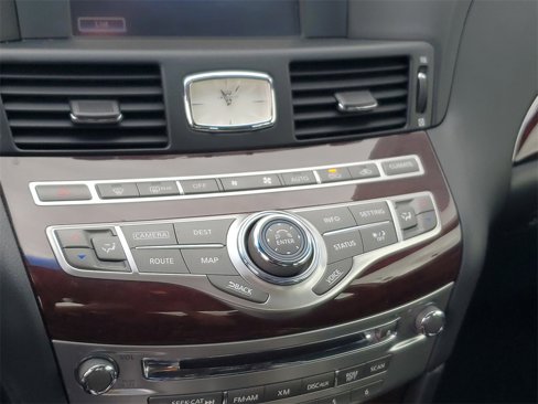 Used 2015 INFINITI Q70 3.7 image 29