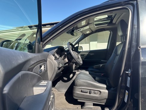 Used 2021 Honda Pilot Special Edition image 6