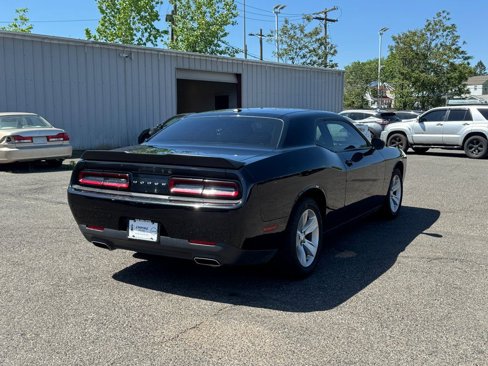 Used 2023 Dodge Challenger SXT image 3