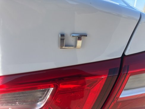 Used 2024 Chevrolet Malibu LT image 11