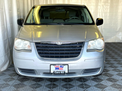 Used 2008 Chrysler Town & Country LX image 3