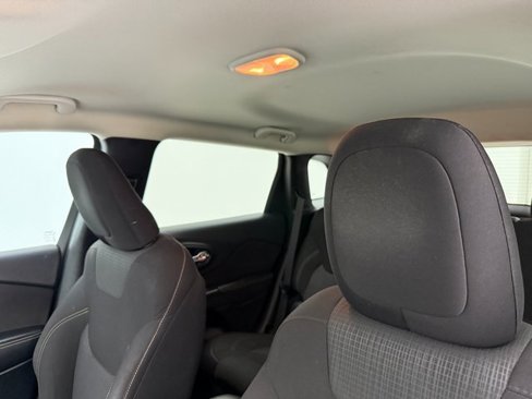 Used 2016 Jeep Cherokee Latitude image 25