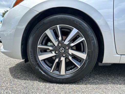 Certified 2021 Nissan Versa SV image 11