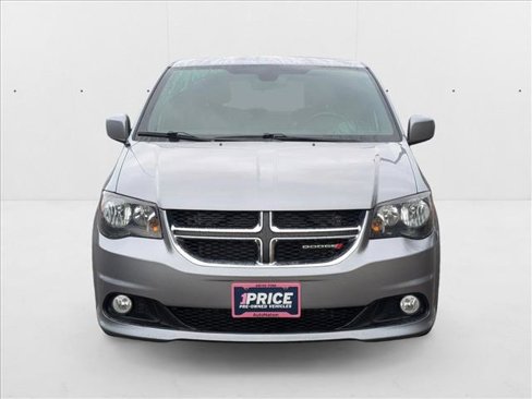 Used 2020 Dodge Grand Caravan GT image 2