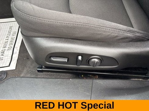 Used 2021 Chevrolet Malibu LT image 12