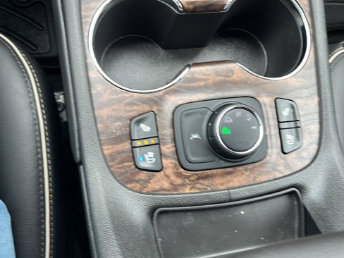 Certified 2020 GMC Acadia Denali w/ Technology Package image 16