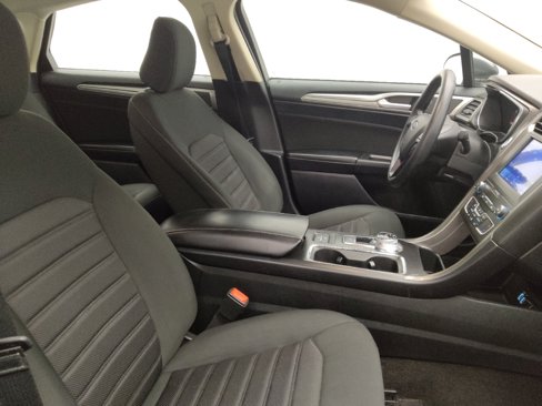 Used 2020 Ford Fusion SE image 21