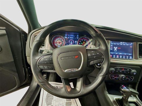 Used 2019 Dodge Charger SXT image 11