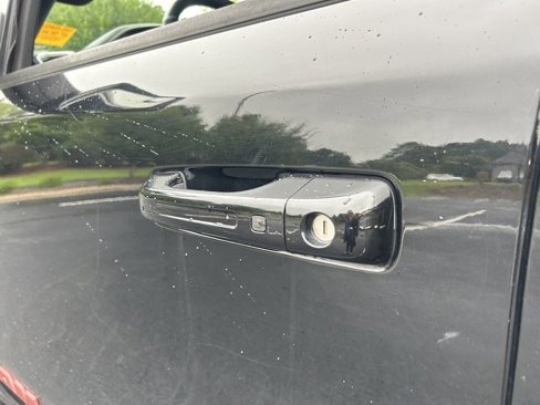 Used 2019 RAM 1500 Laramie image 31