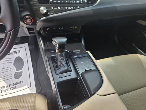 Used 2021 Lexus ES 350 w/ Premium Package image 16