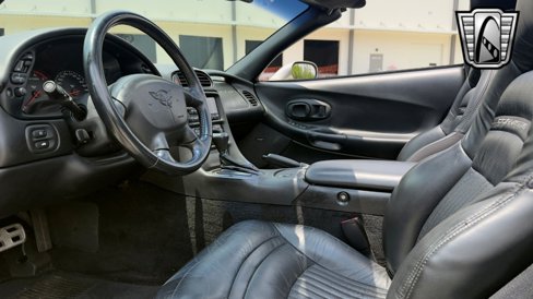 Used 2002 Chevrolet Corvette Coupe w/ Preferred Equipment Group2 image 13