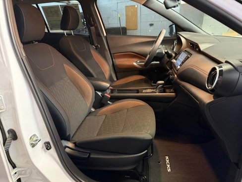 Used 2024 Nissan Kicks SR w/ Interior Electronics Package image 25