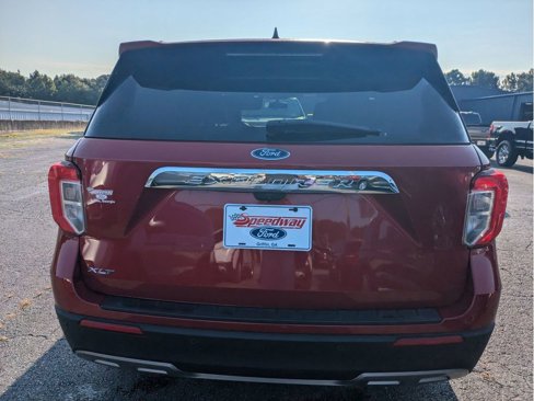 Certified 2022 Ford Explorer XLT w/ Equipment Group 202A image 9