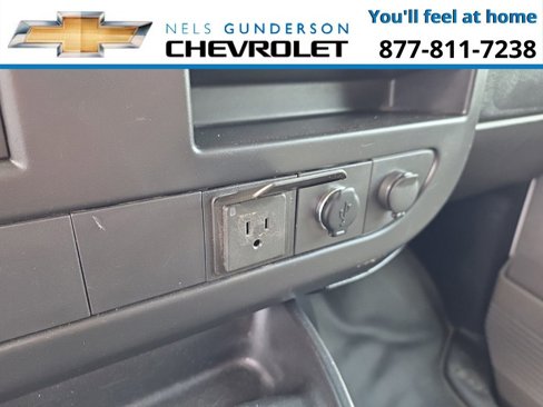Used 2017 Chevrolet Express 3500 image 19