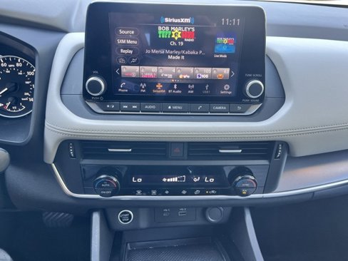 Used 2023 Nissan Rogue SV image 19