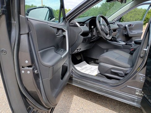 Used 2024 Toyota RAV4 LE image 7