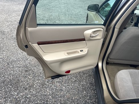 Used 2004 Chevrolet Impala image 16