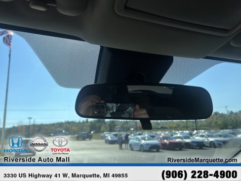 Used 2018 Toyota RAV4 LE image 19