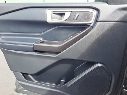 Used 2020 Ford Explorer XLT w/ Equipment Group 202A image 20