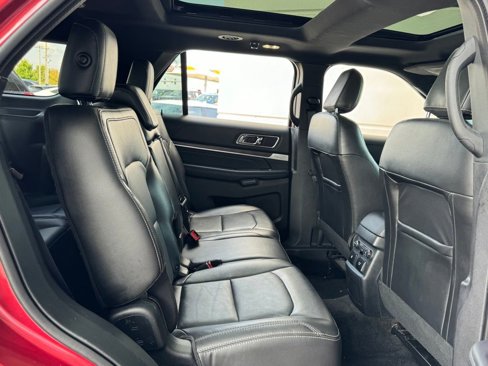 Used 2018 Ford Explorer Limited image 26