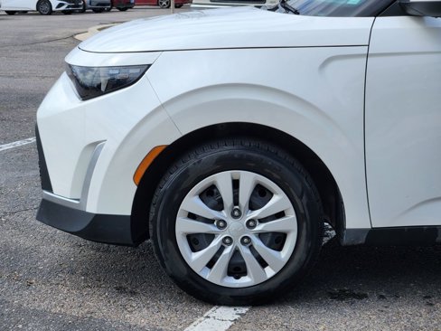 Used 2023 Kia Soul LX image 5