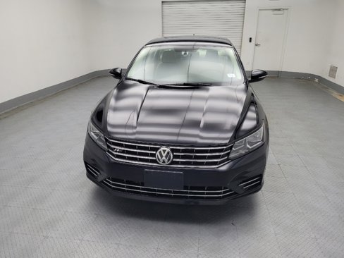 Used 2018 Volkswagen Passat 2.0T R-Line image 15