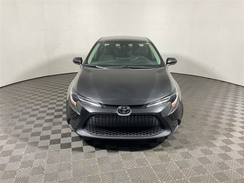 Used 2022 Toyota Corolla LE image 4