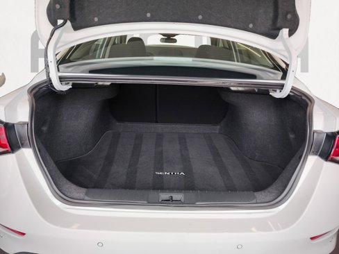 Used 2025 Nissan Sentra SV image 16