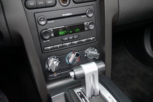 Used 2005 Ford Mustang GT Premium image 27