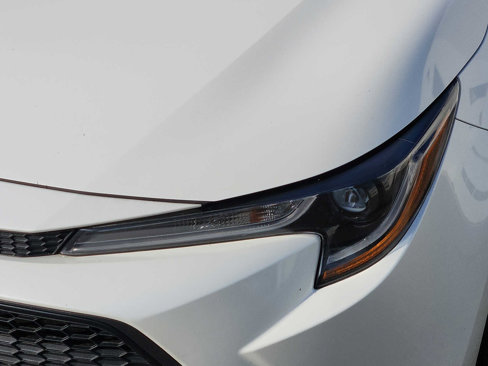 Used 2021 Toyota Corolla LE image 9