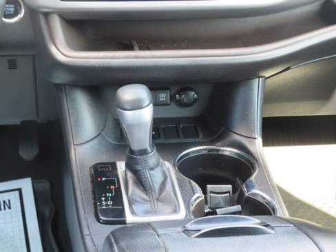 Used 2017 Toyota Highlander XLE image 28