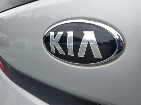 Used 2020 Kia Soul LX image 8