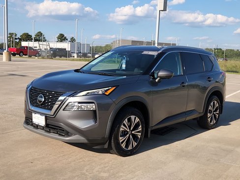 Certified 2021 Nissan Rogue SV w/ Premium Package image 3