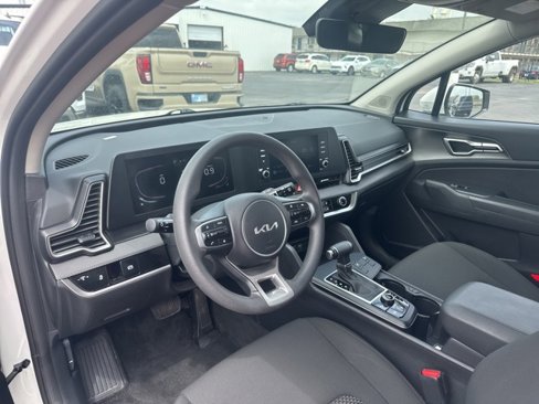 Used 2024 Kia Sportage LX image 10