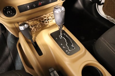 Used 2015 Jeep Wrangler Sahara image 6